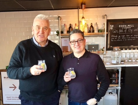 Your guides: Douglas Lamb and Wayne Russell - cheers! Your guides: Douglas Lamb and Wayne Russell - cheers!